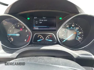 2014 Ford Escape SE z VIN 1FMCU0GXXEUB21280, wystawiony jako IAAI lot #42494933 z przebiegiem 153 131 mil mil oraz . Historia ofert i sprzedaży dostępna na DreamBid. Obrazek 7.