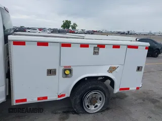 2019 Ford F-250 XL with VIN 1FT7W2B63KED86395, listed as a IAAI auction lot 42357685 with 427,328 mi miles and . Bid and sale history available at DreamBid. Image 17.