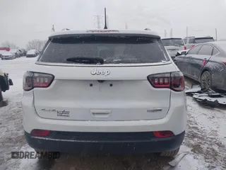 2022 Jeep Compass Latitude with VIN 3C4NJDBB4NT133203, listed as a IAAI auction lot 40990103 with Not provided miles and . Bid and sale history available at DreamBid. Image 17.