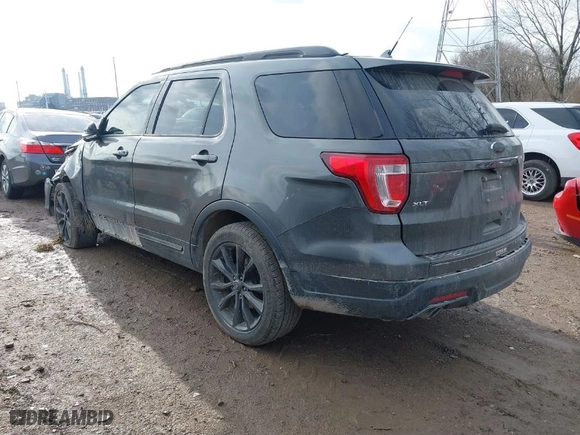 2018 Ford Explorer XLT with VIN 1FM5K8D87JGA91433, listed as a IAAI auction lot 41038180 with 125,351 mi miles. Bid and sale history available at carsss.com. Image 3.