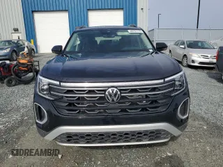 2024 Volkswagen Atlas Peak Edition SE z VIN 1V2CR2CA5RC599779, wystawiony jako Copart lot #49791115 z przebiegiem 25 580 mil mil oraz Szkoda całkowita • Salvage title. Historia ofert i sprzedaży dostępna na DreamBid. Obrazek 5.