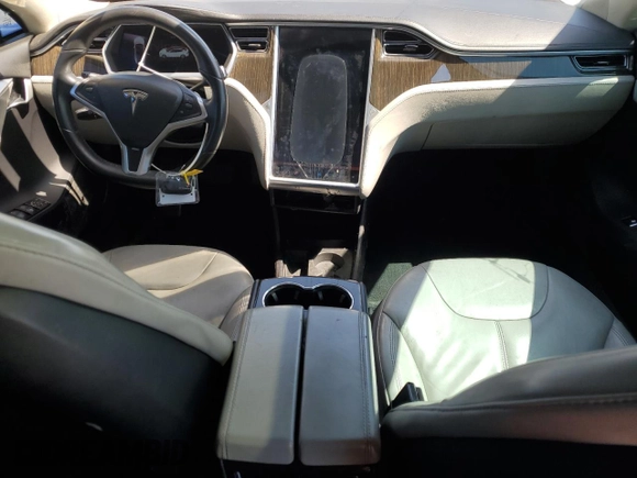 2013 Tesla Model S with VIN 5YJSA1CGXDFP03603, listed as a Copart auction lot 49352135 with 129,203 mi miles and Salvage title. Bid and sale history available at DreamBid. Image 8.