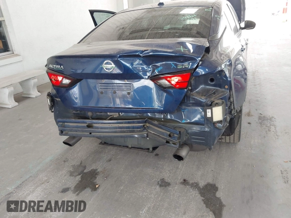 2019 Nissan Altima SR with VIN 1N4BL4CV1KC219071, listed as a IAAI auction lot 42115002 with 98,088 mi miles and . Bid and sale history available at carsss.com. Image 6.