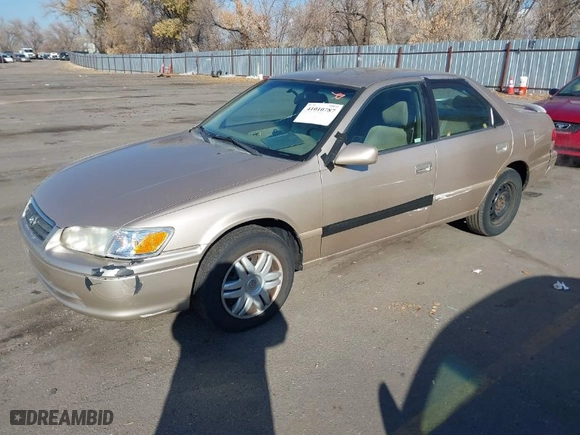 2001 Toyota Camry CE with VIN 4T1BG22K71U825358, listed as a IAAI auction lot 41010787 with 192,651 mi miles. Bid and sale history available at carsss.com. Image 2.