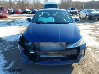 2020 Hyundai Elantra SEL with VIN 5NPD84LF7LH587645, listed as a IAAI auction lot 41632526 with 62,914 mi miles. Bid and sale history available at carsss.com. Image 12.