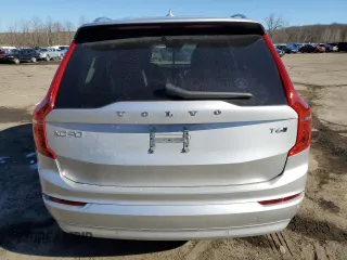 2022 Volvo XC90 Momentum with VIN YV4A221K9N1841503, listed as a Copart auction lot 43504854 with 18,880 mi miles and . Bid and sale history available at DreamBid. Image 6.
