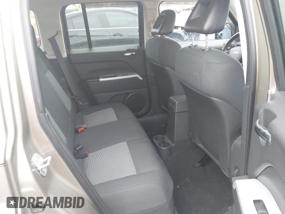 2008 Jeep Patriot Sport with VIN 1J8FT28W18D636073, listed as a IAAI auction lot 42622187 with 103,122 mi miles and . Bid and sale history available at DreamBid. Image 8.