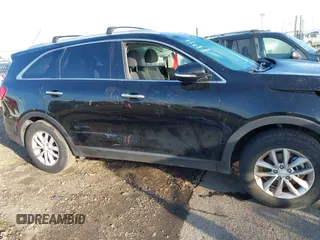 2018 Kia Sorento LX with VIN 5XYPG4A31JG415818, listed as a IAAI auction lot 41794227 with 94,439 mi miles. Bid and sale history available at carsss.com. Image 13.