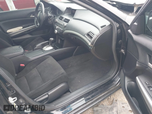 2010 Honda Accord EX z VIN 1HGCP2F71AA166176, wystawiony jako IAAI lot #41909906 z przebiegiem 242 601 mil mil oraz . Historia ofert i sprzedaży dostępna na DreamBid. Obrazek 5.