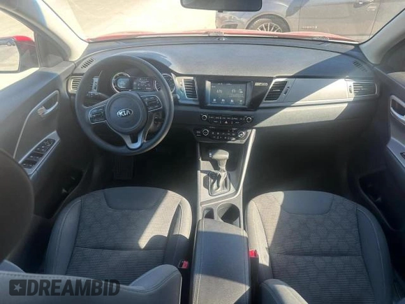 2018 Kia Niro LX with VIN KNDCB3LC3J5132401, listed as a Copart auction lot 43202885 with 87,900 mi miles and Clean Title. Bid and sale history available at carsss.com. Image 9.