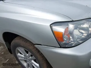 2006 Toyota Highlander Hybrid with VIN JTEEW21A060032541, listed as a IAAI auction lot 41912190 with 205,779 mi miles. Bid and sale history available at carsss.com. Image 6.
