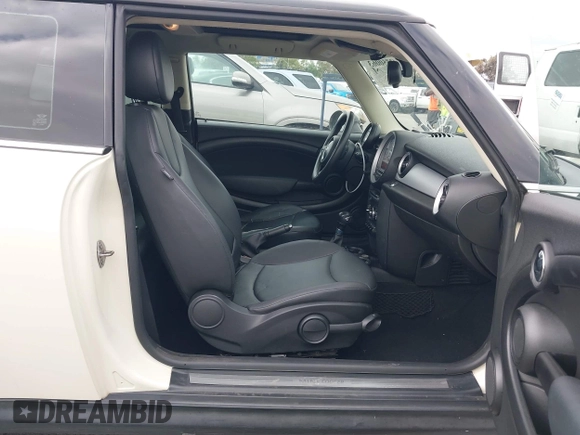 2013 MINI Hardtop with VIN WMWSU3C51DT687156, listed as a IAAI auction lot 42750063 with 93,002 mi miles and . Bid and sale history available at DreamBid. Image 5.
