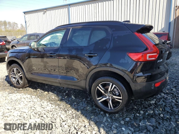 2024 Volvo XC40 Core Bright Theme z VIN YV4L12UK8R2334535, wystawiony jako Copart lot #50716025 z przebiegiem 22 014 mil mil oraz Czysty tytuł • Clean title. Historia ofert i sprzedaży dostępna na DreamBid. Obrazek 2.