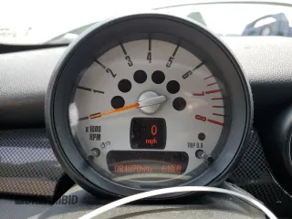 2014 MINI Coupe S z VIN WMWSX3C5XET409347, wystawiony jako Copart lot #56321384 z przebiegiem 81 070 mil mil oraz Szkody całkowita. Historia ofert i sprzedaży dostępna na DreamBid. Obrazek 9.