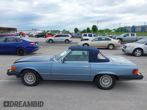 1985 Mercedes-Benz 380 z VIN WDBBA45C7FA020232, wystawiony jako IAAI lot #42206469 z przebiegiem 139 733 mil mil oraz . Historia ofert i sprzedaży dostępna na DreamBid. Obrazek 14.