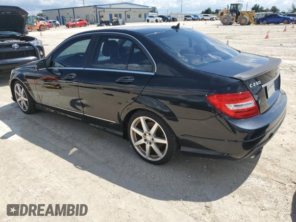 2014 Mercedes-Benz C 250 Sport с VIN WDDGF4HB1ER306501, выставлен на аукционе Copart как лот 73773934 с пробегом Не указан миль и Списание • Salvage title. История ставок и продаж доступна на DreamBid. Изображение 2.