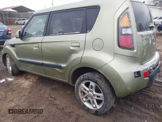 2010 Kia Soul + with VIN KNDJT2A2XA7172245, listed as a IAAI auction lot 41631785 with 1 mi miles. Bid and sale history available at carsss.com. Image 3.