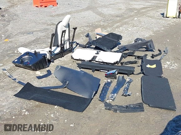 2022 Tesla Model X Plaid z VIN 7SAXCBE64NF352928, wystawiony jako IAAI lot #41406070 z przebiegiem 38 175 mil mil oraz . Historia ofert i sprzedaży dostępna na DreamBid. Obrazek 12.