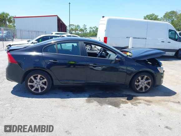 2014 Volvo S60 T5 with VIN YV1612FS1E2294154, listed as a IAAI auction lot 42046636 with 165,257 mi miles. Bid and sale history available at carsss.com. Image 14.
