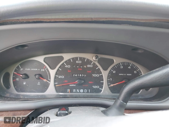 1999 Mercury Sable GS with VIN 1MEFM50U5XG633589, listed as a IAAI auction lot 41614442 with 241,833 mi miles. Bid and sale history available at carsss.com. Image 7.