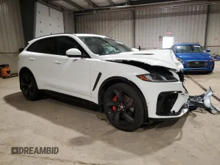 2022 Jaguar F-Pace SVR z VIN SADCZ2EE9NA692588, wystawiony jako Copart lot #52247135 z przebiegiem 52 957 mil mil oraz Szkoda całkowita • Salvage title. Historia ofert i sprzedaży dostępna na DreamBid. Obrazek 4.