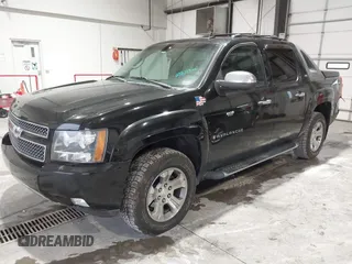 2008 Chevrolet Avalanche 2LT with VIN 3GNFK12328G287891, listed as a IAAI auction lot 41509248 with 233,133 mi miles and . Bid and sale history available at DreamBid. Image 2.