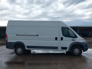 2017 Ram ProMaster Cargo z VIN 3C6TRVDG0HE510415, wystawiony jako IAAI lot #42039265 z przebiegiem 183 670 mil mil oraz . Historia ofert i sprzedaży dostępna na DreamBid. Obrazek 13.