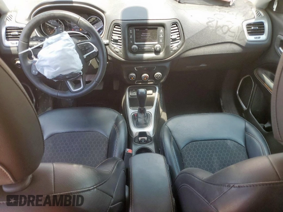2017 Jeep Compass Latitude z VIN 3C4NJCBB7HT652700, wystawiony jako Copart lot #60346185 z przebiegiem 42 997 mil mil oraz Szkoda całkowita • Salvage title. Historia ofert i sprzedaży dostępna na DreamBid. Obrazek 8.