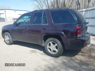 2009 Chevrolet TrailBlazer LT w/2LT with VIN 1GNDT33S092101667, listed as a IAAI auction lot 42124720 with 114,705 mi miles. Bid and sale history available at carsss.com. Image 3.