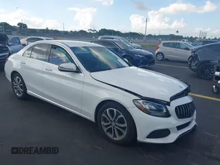 2016 Mercedes-Benz C 300 z VIN 55SWF4JB9GU122821, wystawiony jako IAAI lot #42532174 z przebiegiem Nie podano mil oraz . Historia ofert i sprzedaży dostępna na DreamBid. Obrazek 1.