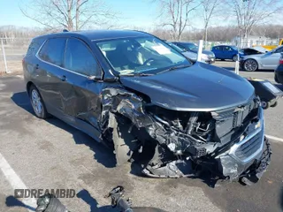 2020 Chevrolet Equinox LT with VIN 3GNAXKEV6LS677638, listed as a IAAI auction lot 41746460 with 81,280 mi miles. Bid and sale history available at carsss.com. Image 1.