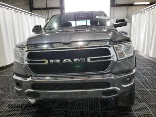 2019 Ram 1500 Tradesman z VIN 1C6RRECTXKN667039, wystawiony jako Copart lot #55602495 z przebiegiem 101 702 mil mil oraz Szkoda całkowita • Salvage title. Historia ofert i sprzedaży dostępna na DreamBid. Obrazek 5.