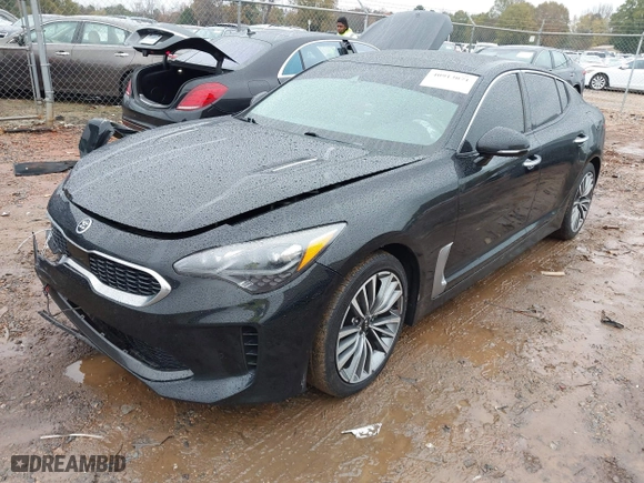 2019 Kia Stinger Premium with VIN KNAE25LAXK6059586, listed as a IAAI auction lot 40913071 with 48,511 mi miles. Bid and sale history available at carsss.com. Image 2.