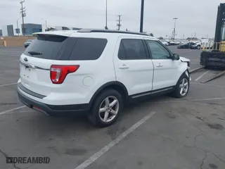 2019 Ford Explorer XLT with VIN 1FM5K7D86KGB15989, listed as a IAAI auction lot 41569315 with 77,040 mi miles. Bid and sale history available at carsss.com. Image 4.