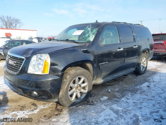 2013 GMC Yukon XL SLT with VIN 1GKS1KE06DR235597, listed as a IAAI auction lot 41315573 with 277,634 mi miles. Bid and sale history available at carsss.com. Image 2.