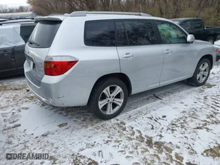 2009 Toyota Highlander Sport with VIN JTEDS43A092070425, listed as a IAAI auction lot 41006003 with 224,254 mi miles. Bid and sale history available at carsss.com. Image 4.