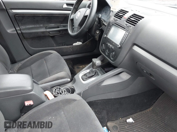 2008 Volkswagen Jetta S z VIN 3VWJM71K98M124551, wystawiony jako IAAI lot #42365053 z przebiegiem 198 002 mil mil oraz . Historia ofert i sprzedaży dostępna na DreamBid. Obrazek 5.