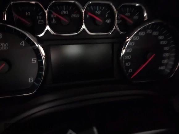 2018 Chevrolet Suburban LT z VIN 1GNSKHKC7JR173463, wystawiony jako IAAI lot #41640353 z przebiegiem Nie podano mil oraz . Historia ofert i sprzedaży dostępna na DreamBid. Obrazek 7.