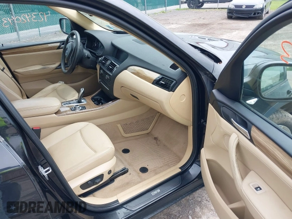 2014 BMW X3 xDrive35i z VIN 5UXWX7C5XE0E77033, wystawiony jako IAAI lot #42342043 z przebiegiem 117 992 mil mil oraz . Historia ofert i sprzedaży dostępna na DreamBid. Obrazek 5.