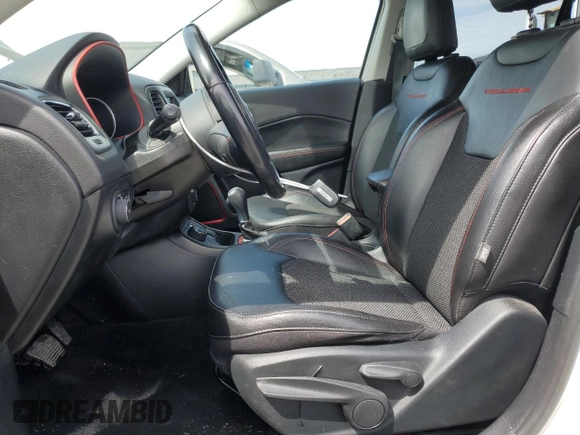 2020 Jeep Compass Trailhawk with VIN 3C4NJDDB5LT195235, listed as a Copart auction lot 62344635 with 65,378 mi miles and Salvage title. Bid and sale history available at DreamBid. Image 7.