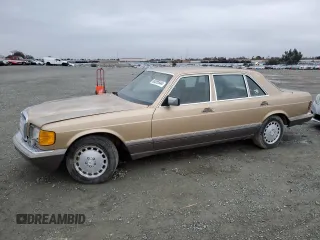 1986 Mercedes-Benz 420 Series 420SEL with VIN WDBCA35D8GA273147, listed as a Copart auction lot 86555544 with 111,782 mi miles and Salvage Title. Bid and sale history available at carsss.com. Image 1.