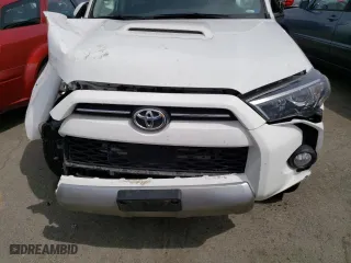 2020 Toyota 4Runner SR5 with VIN JTEBU5JR1L5800591, listed as a Copart auction lot 46805483 with 0 mi miles. Bid and sale history available at carsss.com. Image 5.
