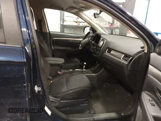 2014 Mitsubishi Outlander SE z VIN JA4AZ3A3XEZ002226, wystawiony jako IAAI lot #41701467 z przebiegiem 151 894 mil mil oraz . Historia ofert i sprzedaży dostępna na DreamBid. Obrazek 5.