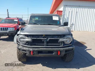 2021 Ford Bronco z VIN 1FMDE5CP3MLB06340, wystawiony jako IAAI lot #41681167 z przebiegiem 28 520 mil mil oraz . Historia ofert i sprzedaży dostępna na DreamBid. Obrazek 12.
