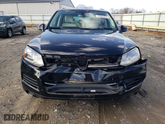 2012 Volkswagen Touareg Lux z VIN WVGEK9BP4CD008562, wystawiony jako Copart lot #47947675 z przebiegiem 136 048 mil mil oraz Szkoda całkowita • Salvage title. Historia ofert i sprzedaży dostępna na DreamBid. Obrazek 5.