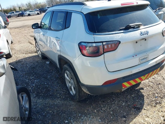 2018 Jeep Compass Latitude with VIN 3C4NJCBB7JT460683, listed as a IAAI auction lot 41550030 with 102,640 mi miles. Bid and sale history available at carsss.com. Image 3.