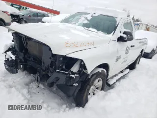 2022 Ram 1500 Tradesman z VIN 3C6JR7DG0NG425111, wystawiony jako Copart lot #83220714 z przebiegiem 50 939 mil mil oraz Szkoda całkowita • Salvage title. Historia ofert i sprzedaży dostępna na DreamBid. Obrazek 1.