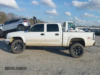 2006 Chevrolet Silverado 1500 LT1 with VIN 2GCEK13T861144372, listed as a IAAI auction lot 41564008 with 295,445 mi miles. Bid and sale history available at carsss.com. Image 15.