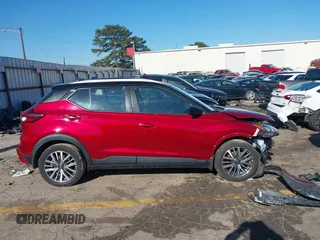 2021 Nissan Kicks SV with VIN 3N1CP5CV5ML487768, listed as a IAAI auction lot 41797568 with 40,182 mi miles. Bid and sale history available at carsss.com. Image 13.
