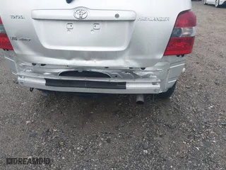 2004 Toyota Highlander with VIN JTEEP21AX40028541, listed as a IAAI auction lot 41812804 with 122,182 mi miles. Bid and sale history available at carsss.com. Image 12.